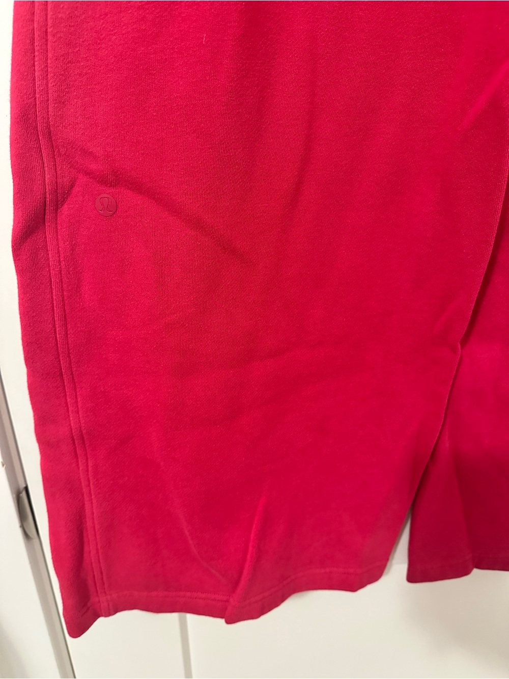 Lululemon Scuba Mid-Rise Wide-Leg Pant in
Passionate Pink Size Large - Picture 8 of 10